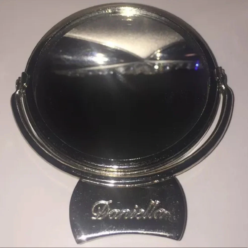 Vintage Daniella Minaudière Micro Metal Purse - Picture 6 of 6